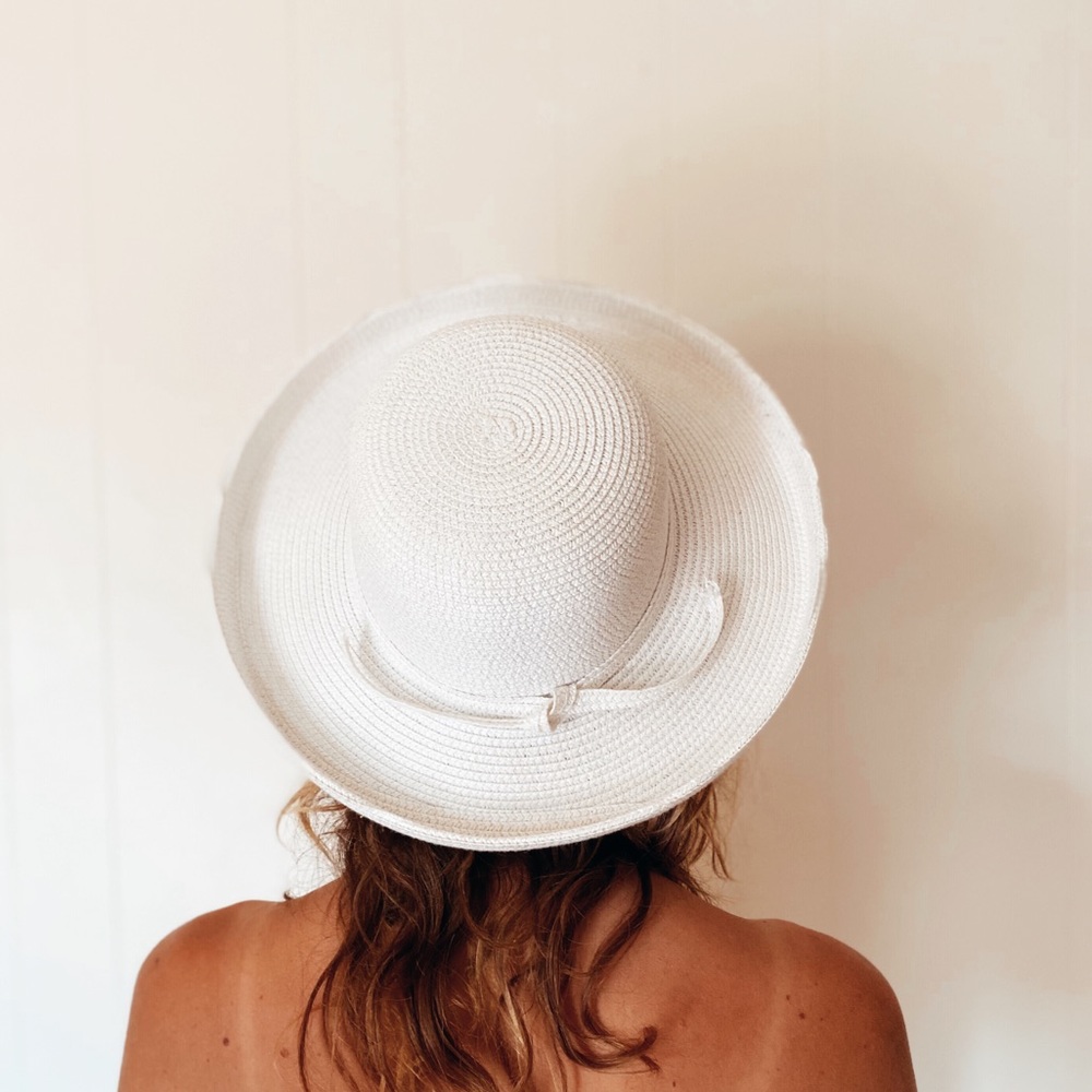 Gigi Pip Mona Curled Brim Hat White S/M
